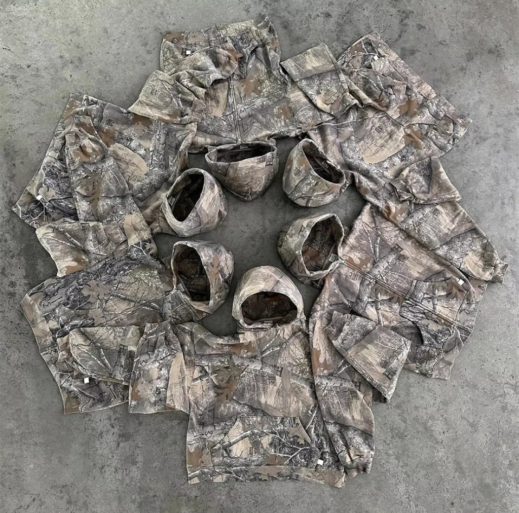 "cLASS-cAMO" - Hoodie