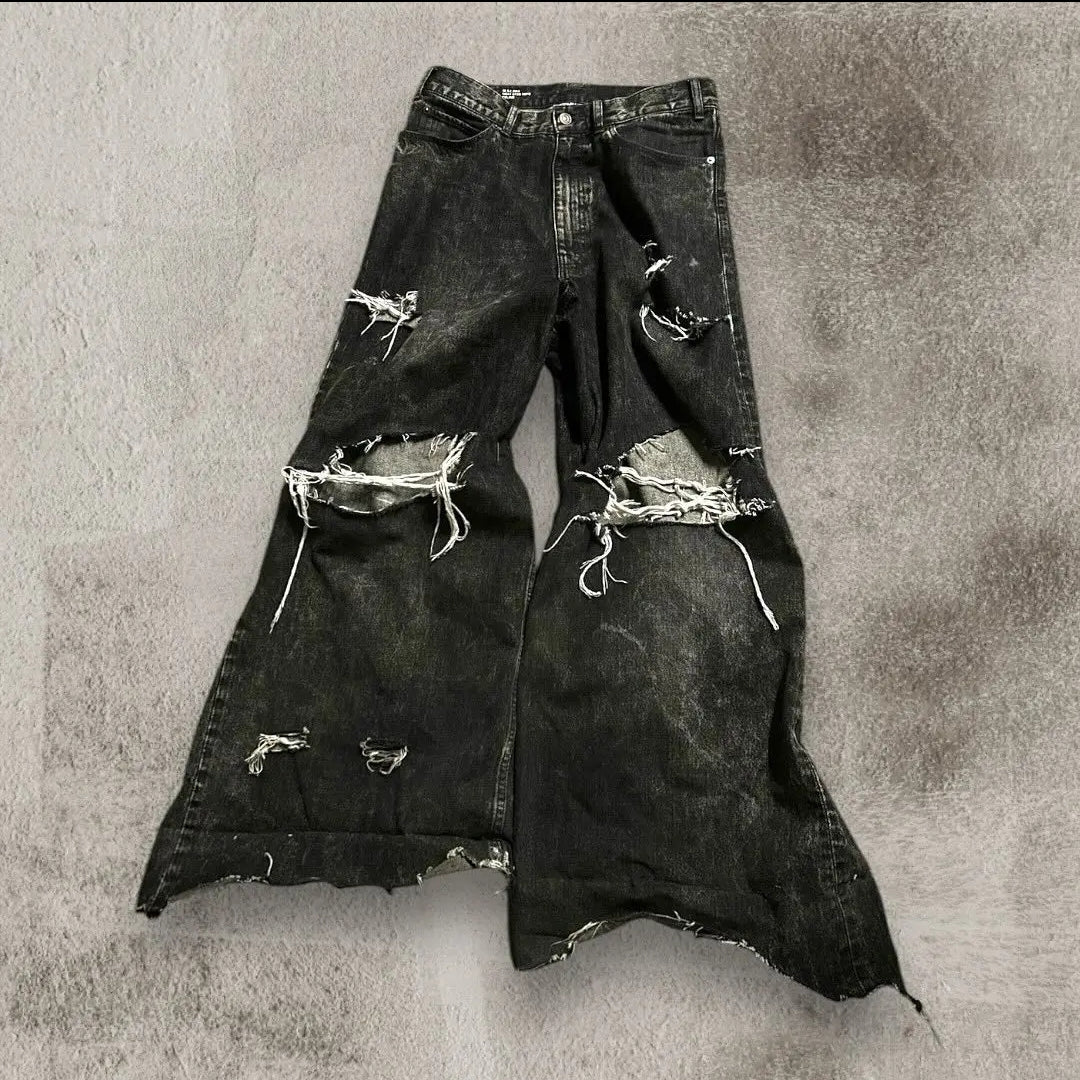 "rEVERB" - Distressed Jeans